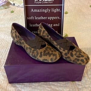 VANELI purple collection small wedge cheetah print leather shoes 7.5 N EUC